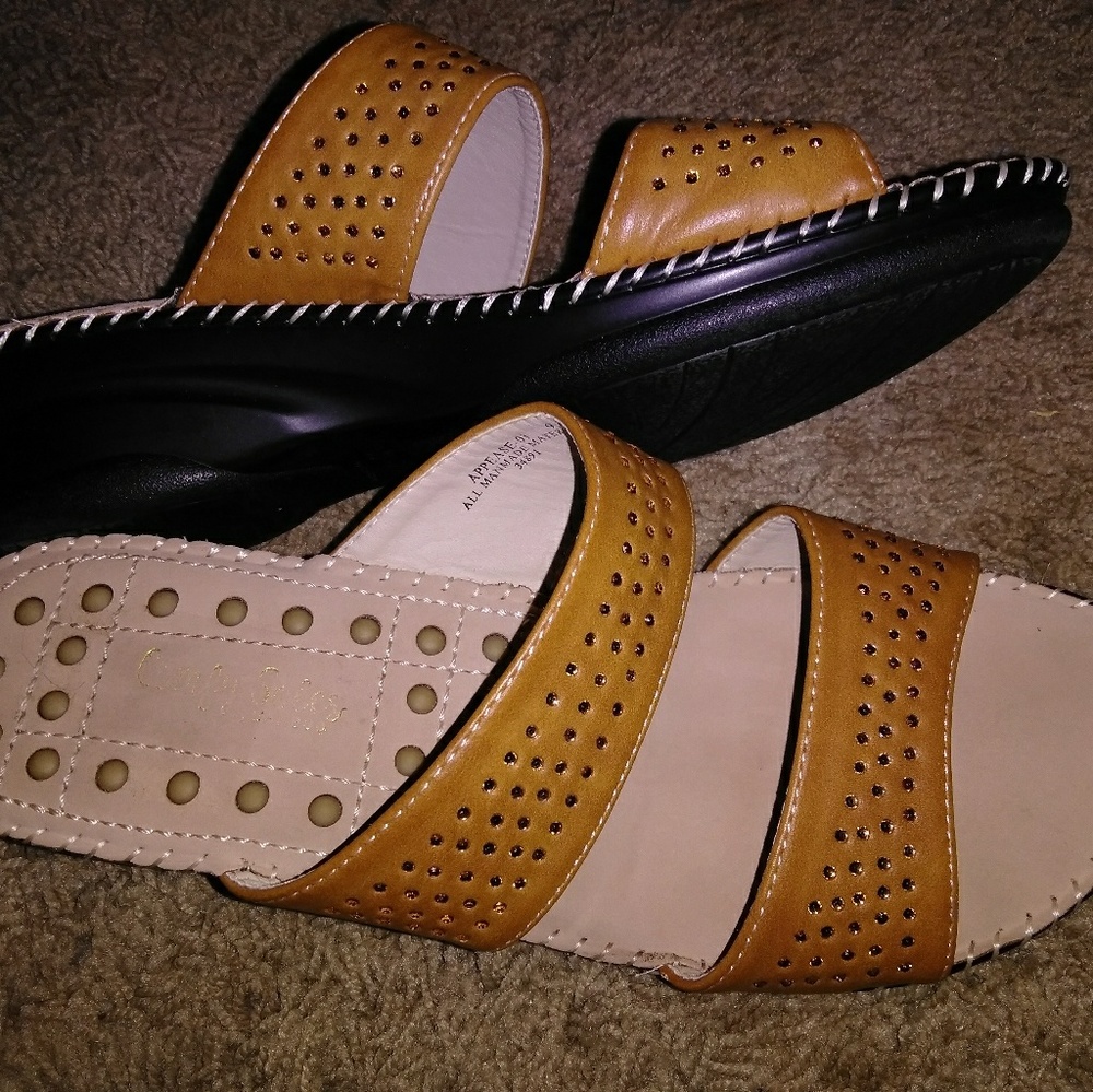 Sandals - Picture 6 of 6